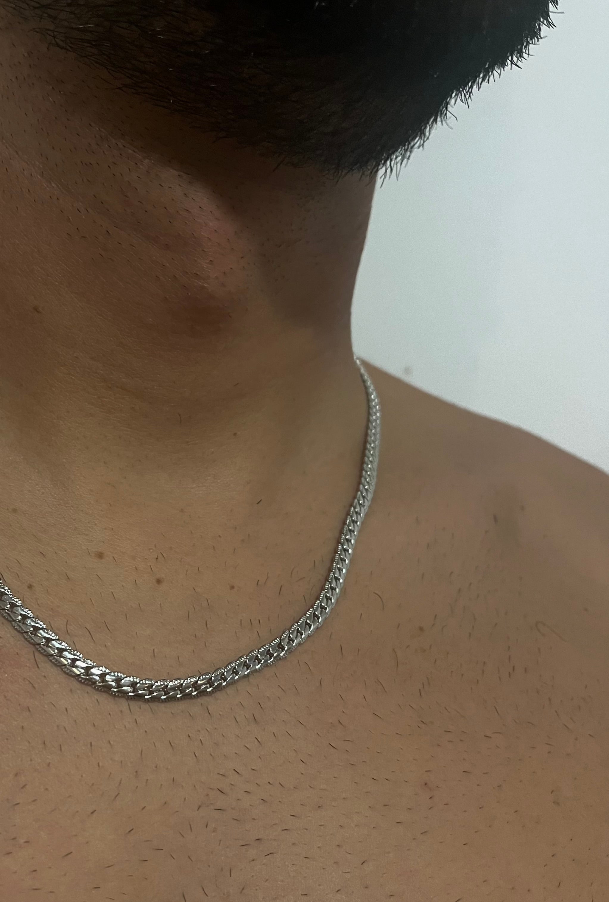 Collier Alpha